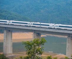 ���B���F